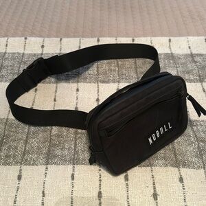 NOBULL SMALL FANNY PACK